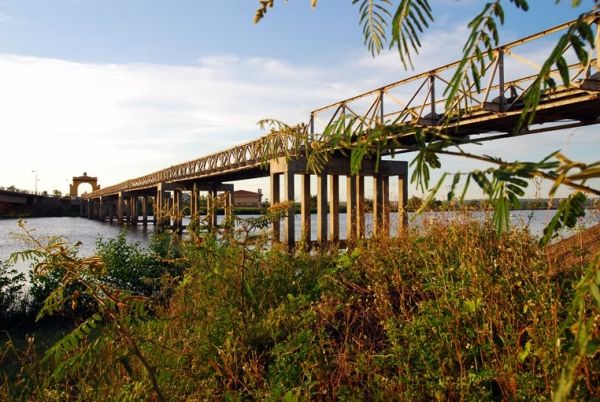 Sông Bến Hải - Cầu Hiền Lương